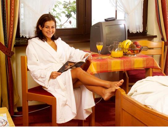 Hotel Schinderhannes Sohren Quarto foto